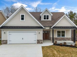 1576 Green Meadows Ln, Lenoir City, TN 37771