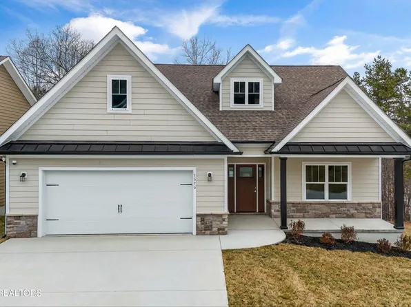 1576 Green Meadows Ln, Lenoir City, TN 37771