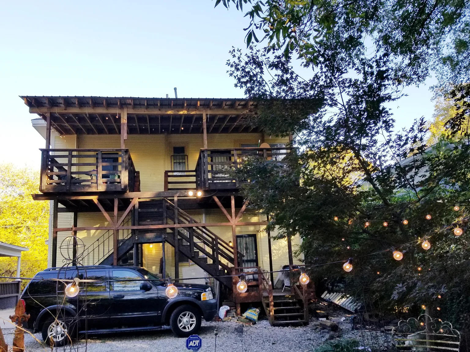 305 N Willett St — Photo 2
