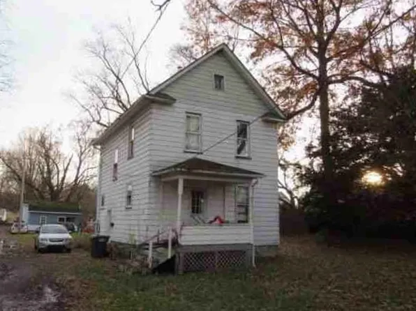 47 1/2 Lincoln Ave, East Palestine, OH 44413