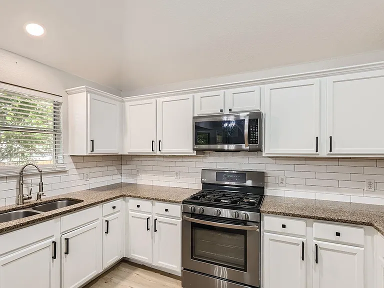 201 Orchard Way — Photo 8