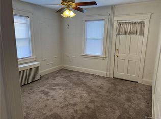 45 Smith St, Glen Cove, NY 11542