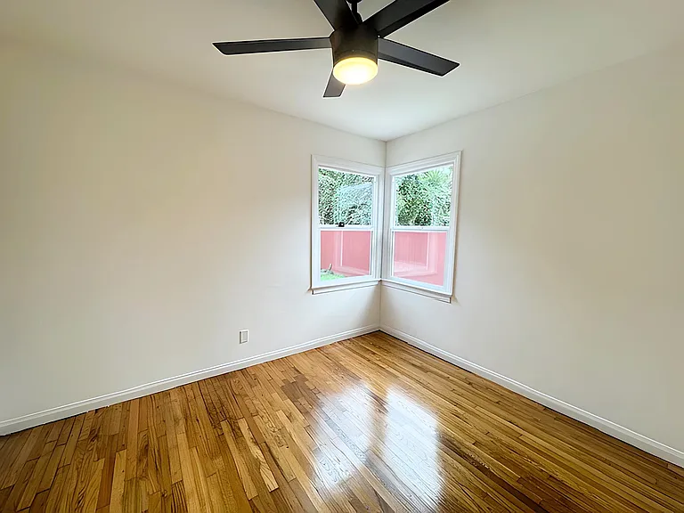 2416 Boone Ave — Photo 15