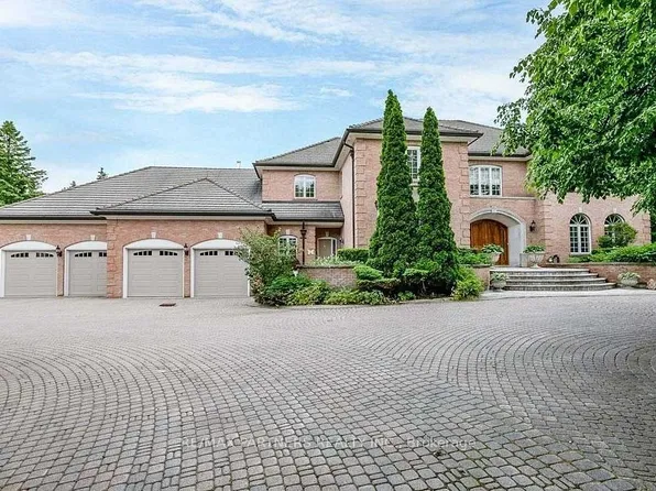 11 Jarvis Ave, Aurora, ON L4G 6W8