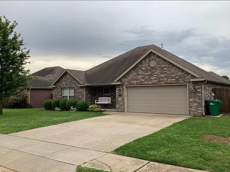 1150 Coventry Ln — Photo 15