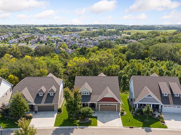 3rd image of 753 Somerwood Ln