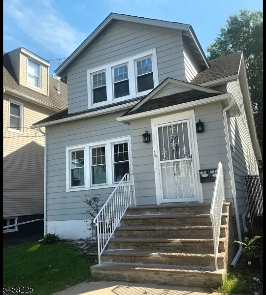 2 bed, 1.0 bath, $2,200 — Photo 1