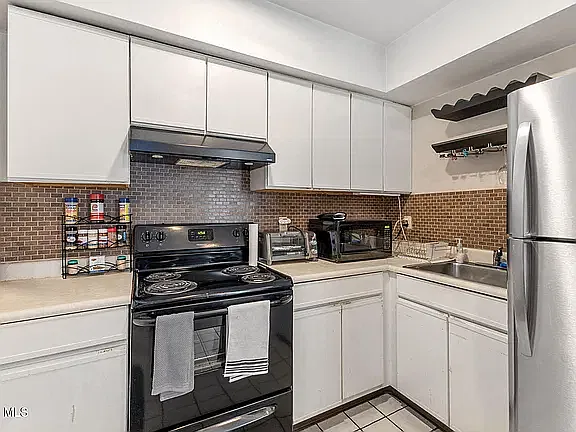 1 bed, 700 sqft, $1,000 — Photo 3