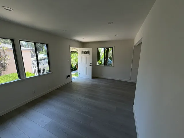 428 N Lomita St #428 — Photo 7
