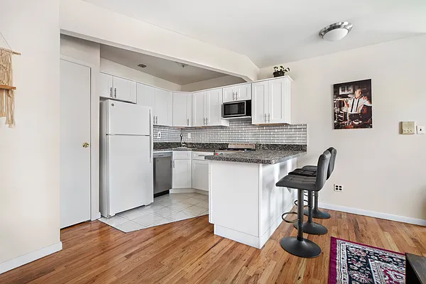 Rented by The Agency | media 9