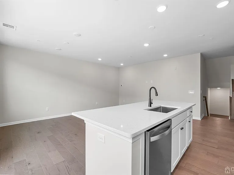 206 Lyla Ln — Photo 6