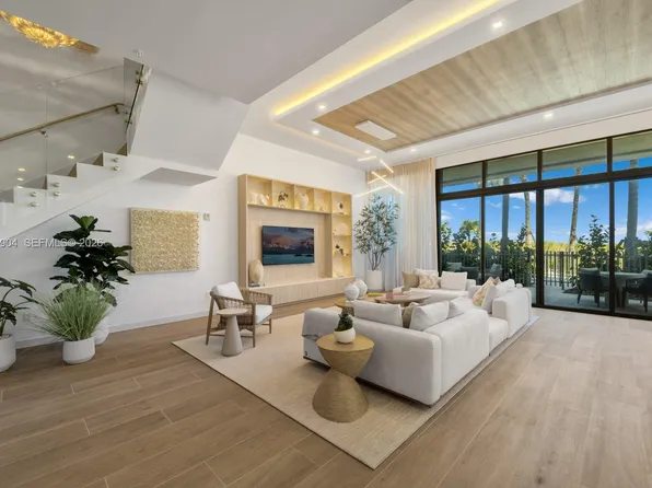 900 N Ocean Blvd #101, Pompano Beach, FL 33062