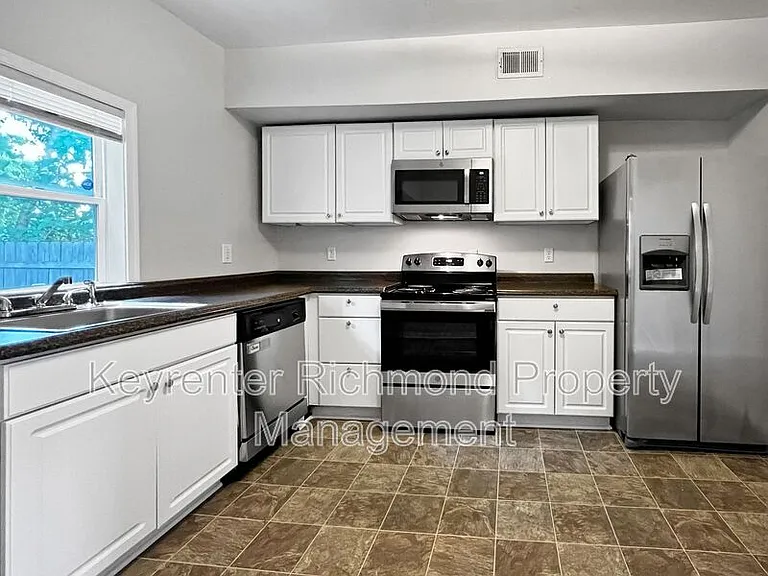 9 E 19th St — Photo 6