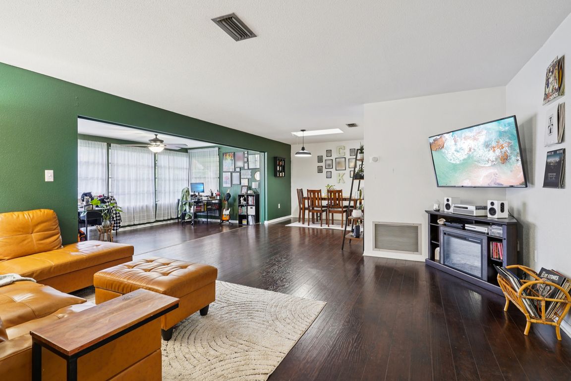 next background image