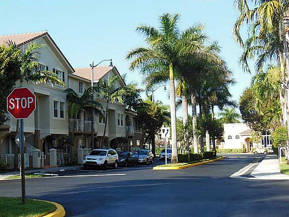 2nd image of 8882 W Flagler St APT 207