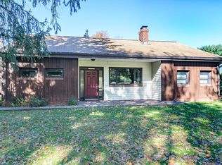 1261 Bell Rd, Chagrin Falls, OH 44022