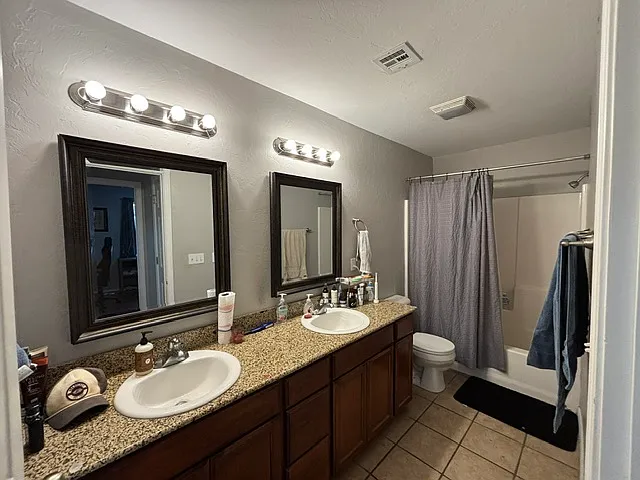 218 S Walnut St — Photo 9