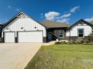 2901 Summit Hollow Dr, Norman, OK 73071