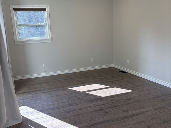 4th image of 4073 Catherine St