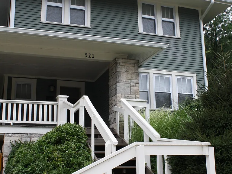 521 S Park Ave — Photo 2