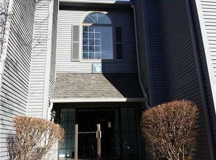 902 Woodhaven Dr, Edison, NJ