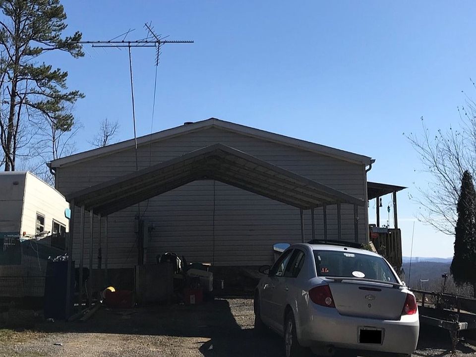 2nd image of 853 Rocky Top Ln