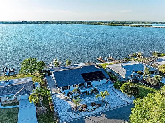 3rd image of 5207 Bay State Rd