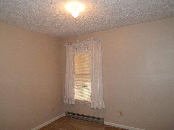 4th image of 126 Northview St