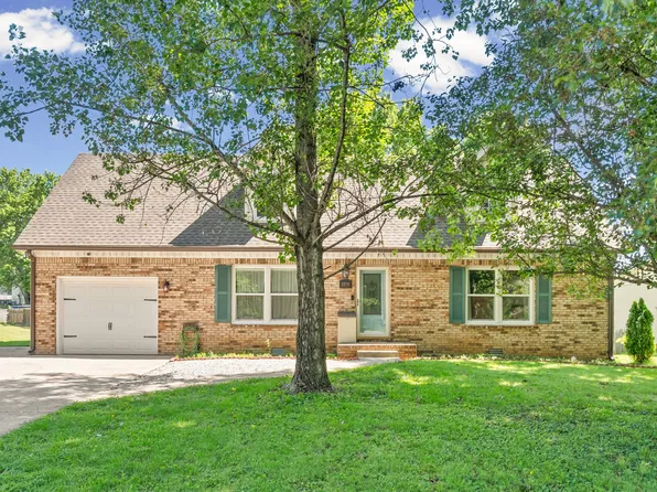 1579 Barrett Dr, Clarksville, TN 37043