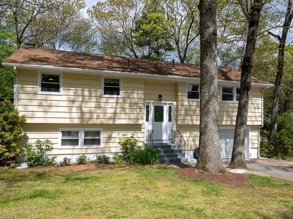 658 Concord Rd, Marlborough, MA 01752