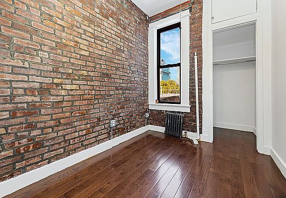 5th image of 74 Forsyth St #25