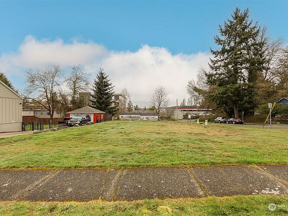 4th image of 526 13th Avenue SE