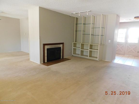 3rd image of 3105 N Pontiac Dr