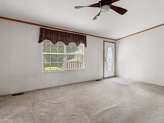 5th image of 176 Bentley Ln