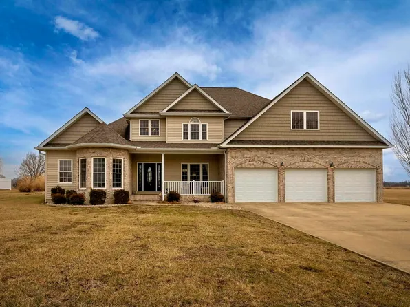 706 Solitude Dr, Du Quoin, IL 62832