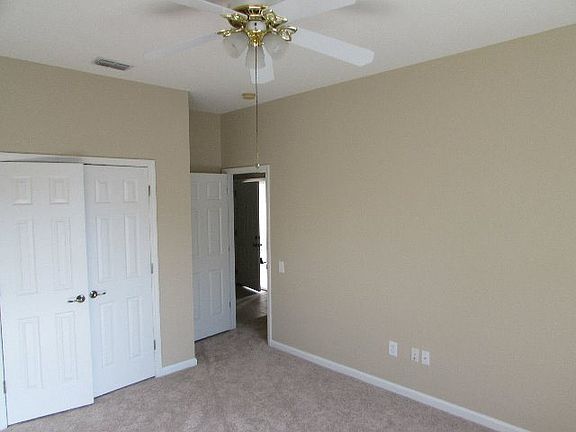 3rd image of 36 Shinnecock Dr