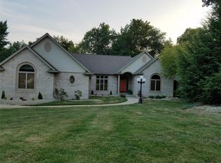 120 Sherwood Dr, Glen Carbon, IL