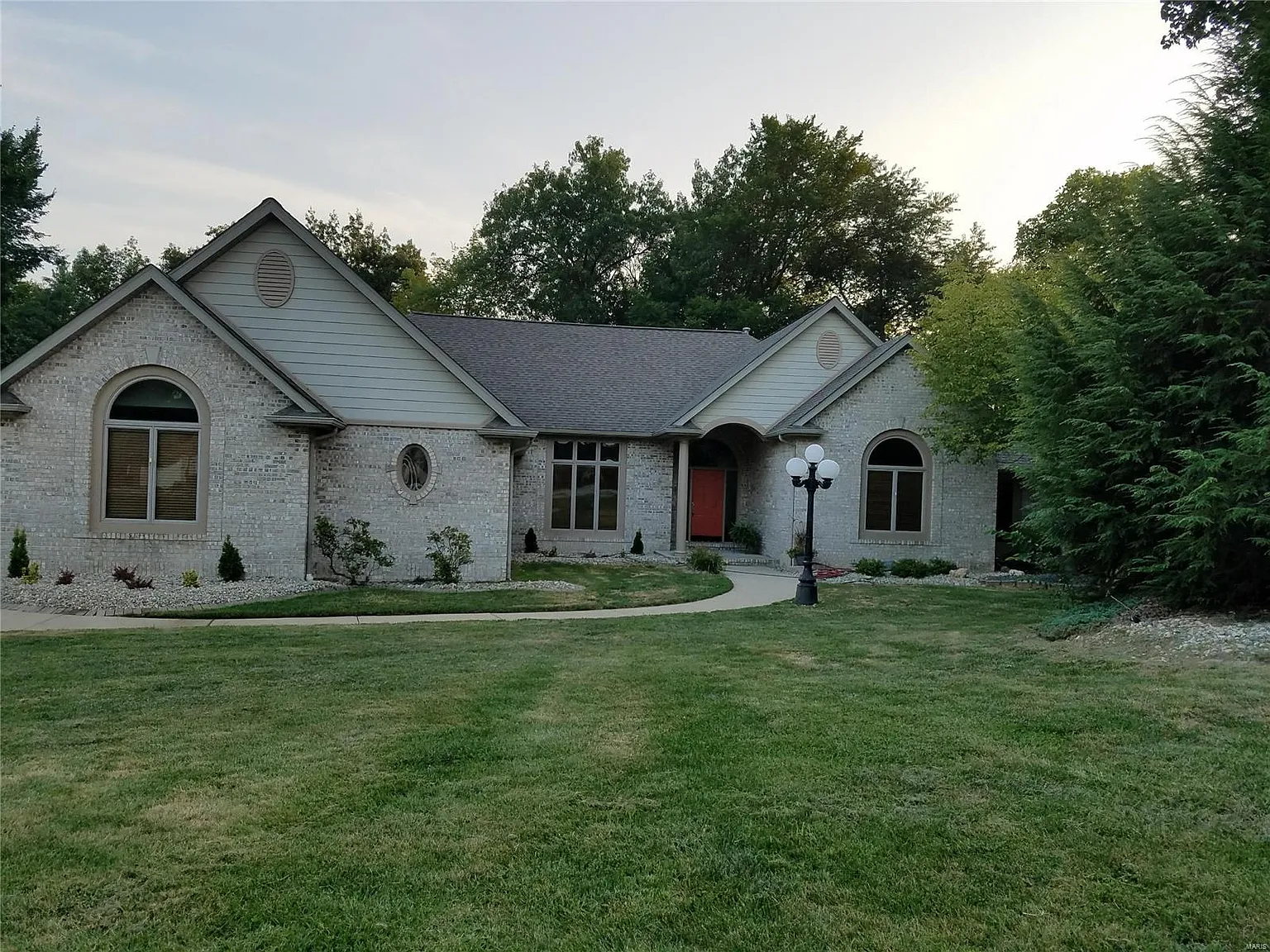 120 Sherwood Dr photo 1