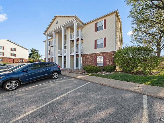 3rd image of 3114 Edwards Pl APT 202