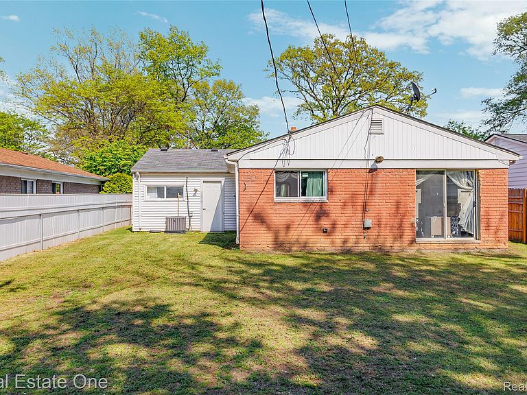 Listing photo 4