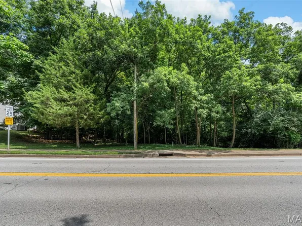 908 Hanna Rd, Ballwin, MO 63021