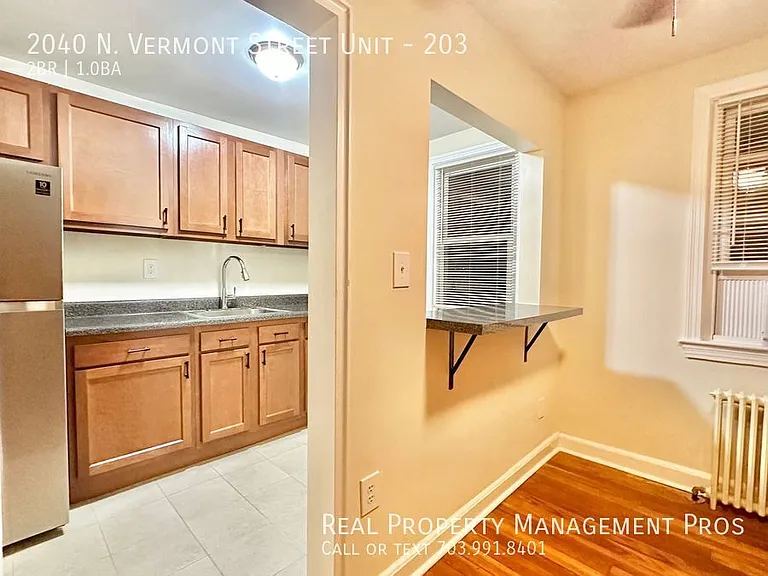 2040 N Vermont St #203 — Photo 7