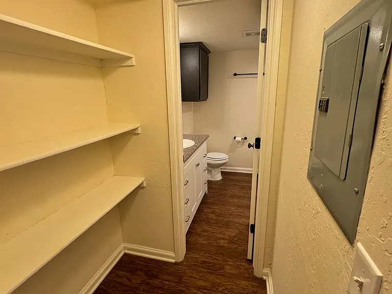 Renaissance Park Apartments — Photo 24