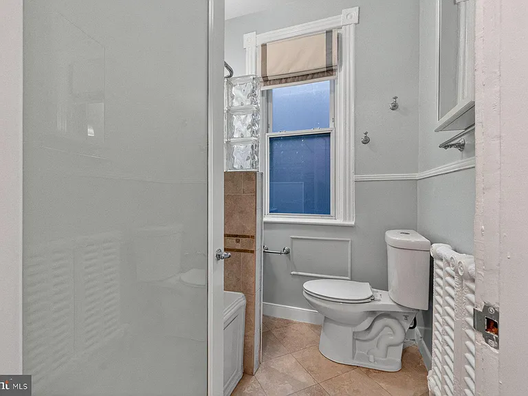19 R St NW #B — Photo 31