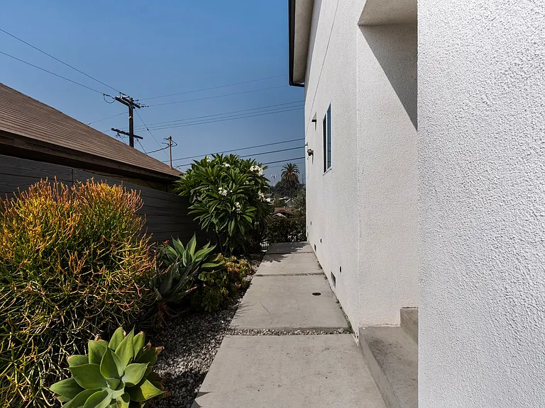 960 1/2 S Breed St — Photo 21