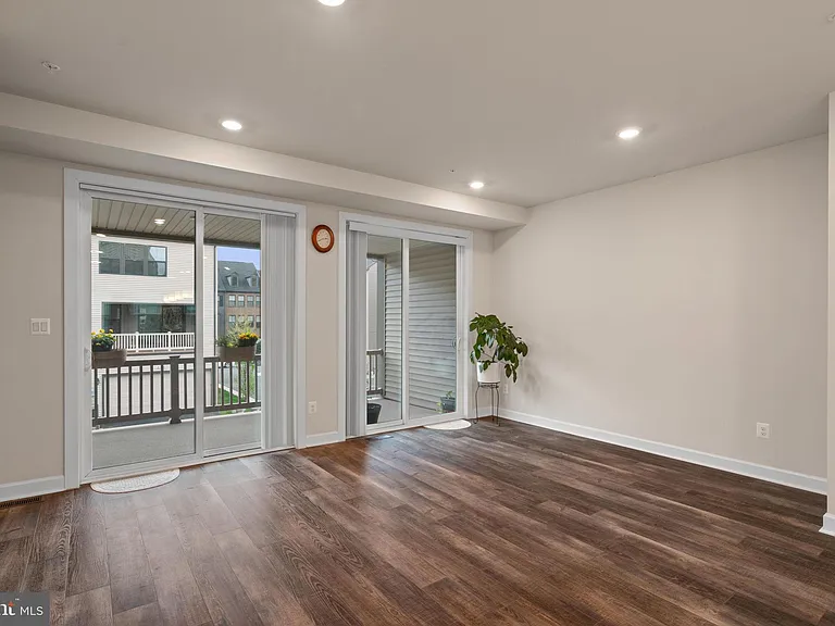 43467 Grandmoore St — Photo 18