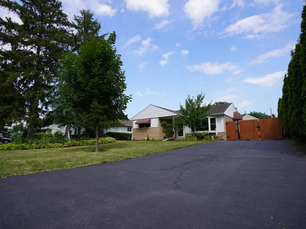 2304 Jay Ln, Rolling Meadows, IL 60008