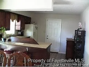 3 bed, 2.0 bath, 1260 sqft, $1,300 — Photo 2