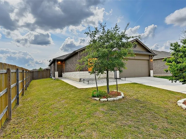 1603 Atlantica St — Photo 2