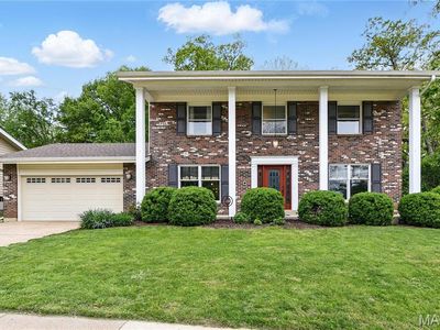 1853 Schoettler Valley Dr, Chesterfield, MO, 63017